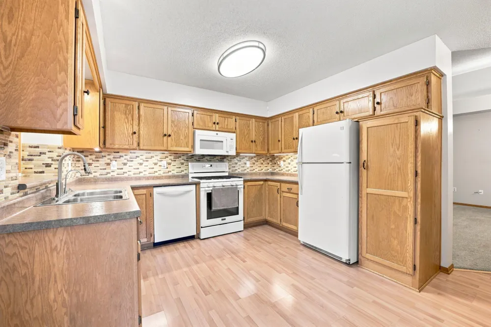724 85th Lane NW Coon Rapids, MN 55433