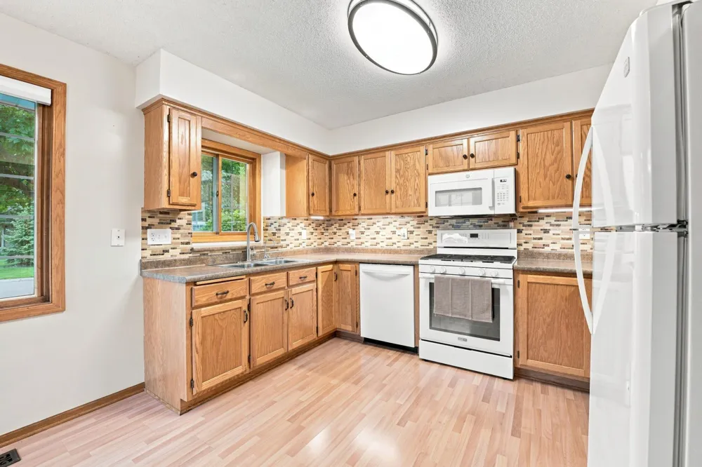 724 85th Lane NW Coon Rapids, MN 55433