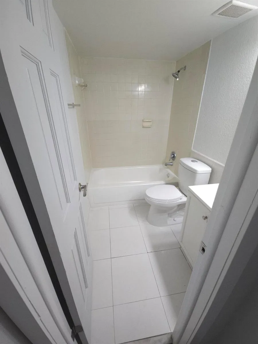 10035 WINDING LAKE ROAD #102 Sunrise, FL 33351