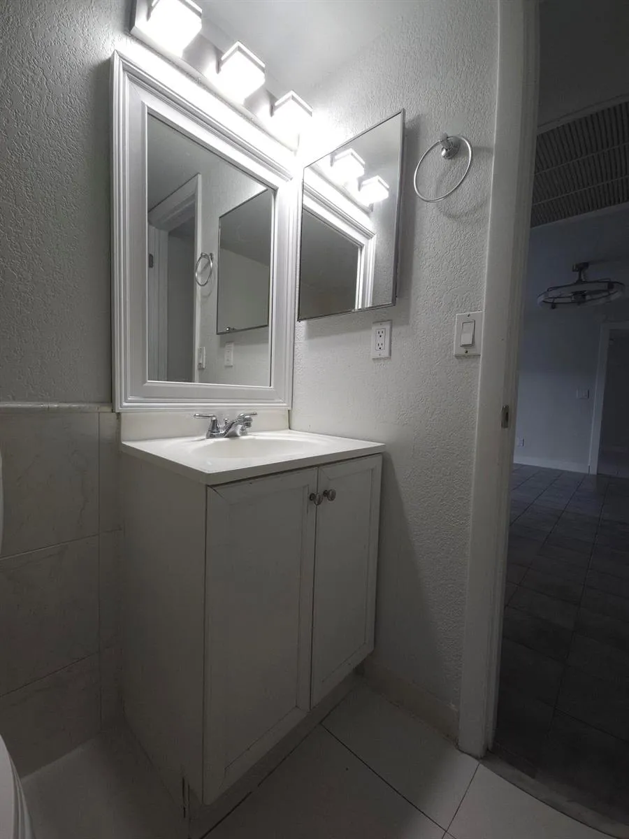 10035 WINDING LAKE ROAD #102 Sunrise, FL 33351