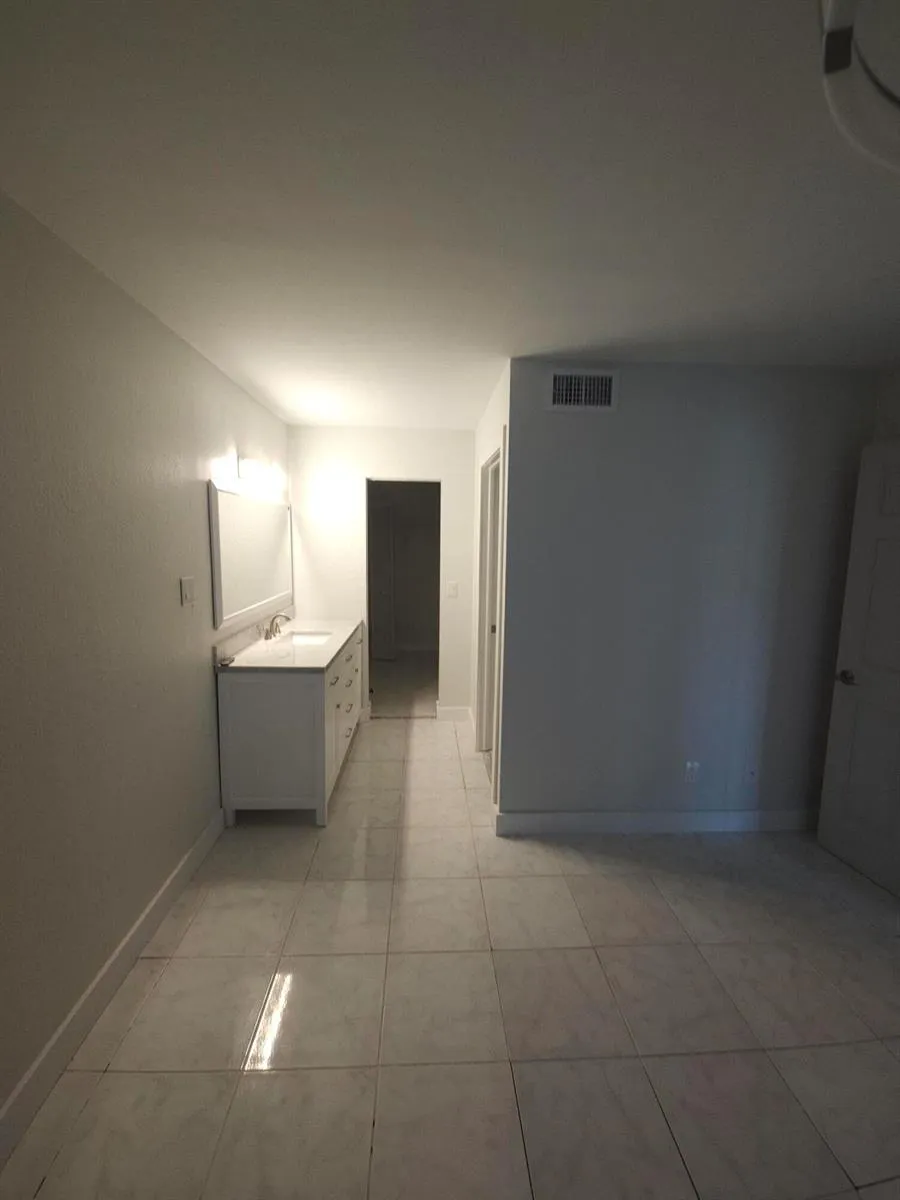 10035 WINDING LAKE ROAD #102 Sunrise, FL 33351