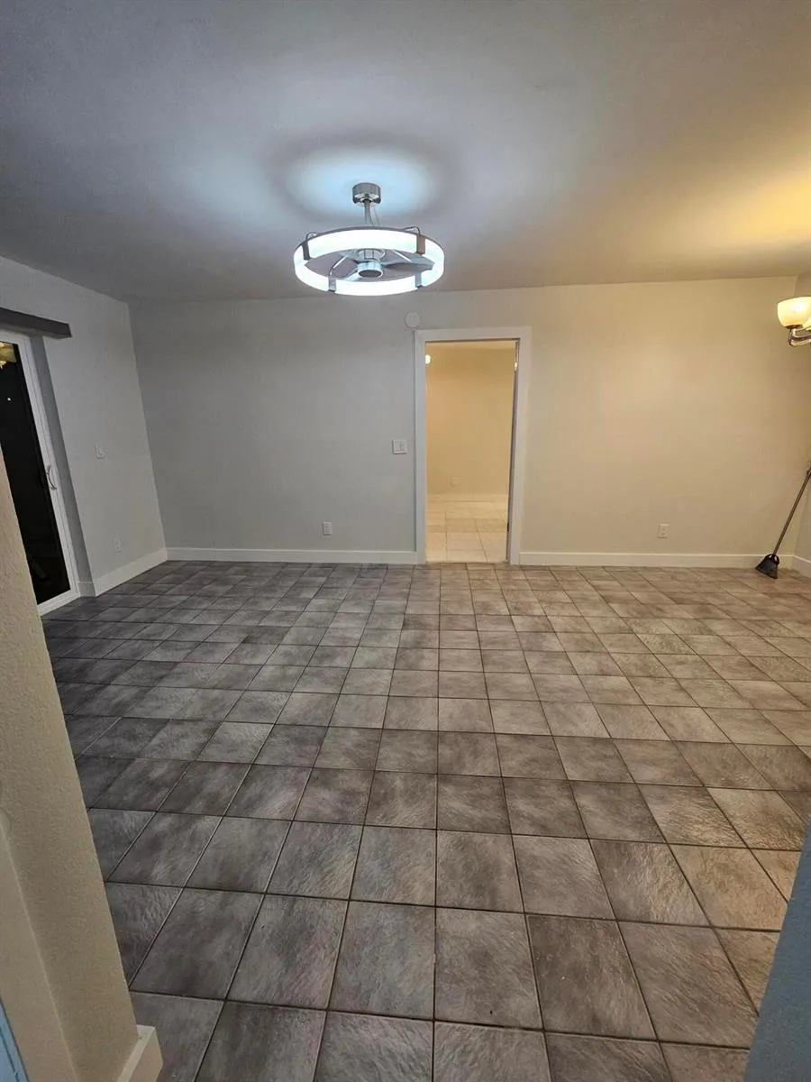 10035 WINDING LAKE ROAD #102 Sunrise, FL 33351