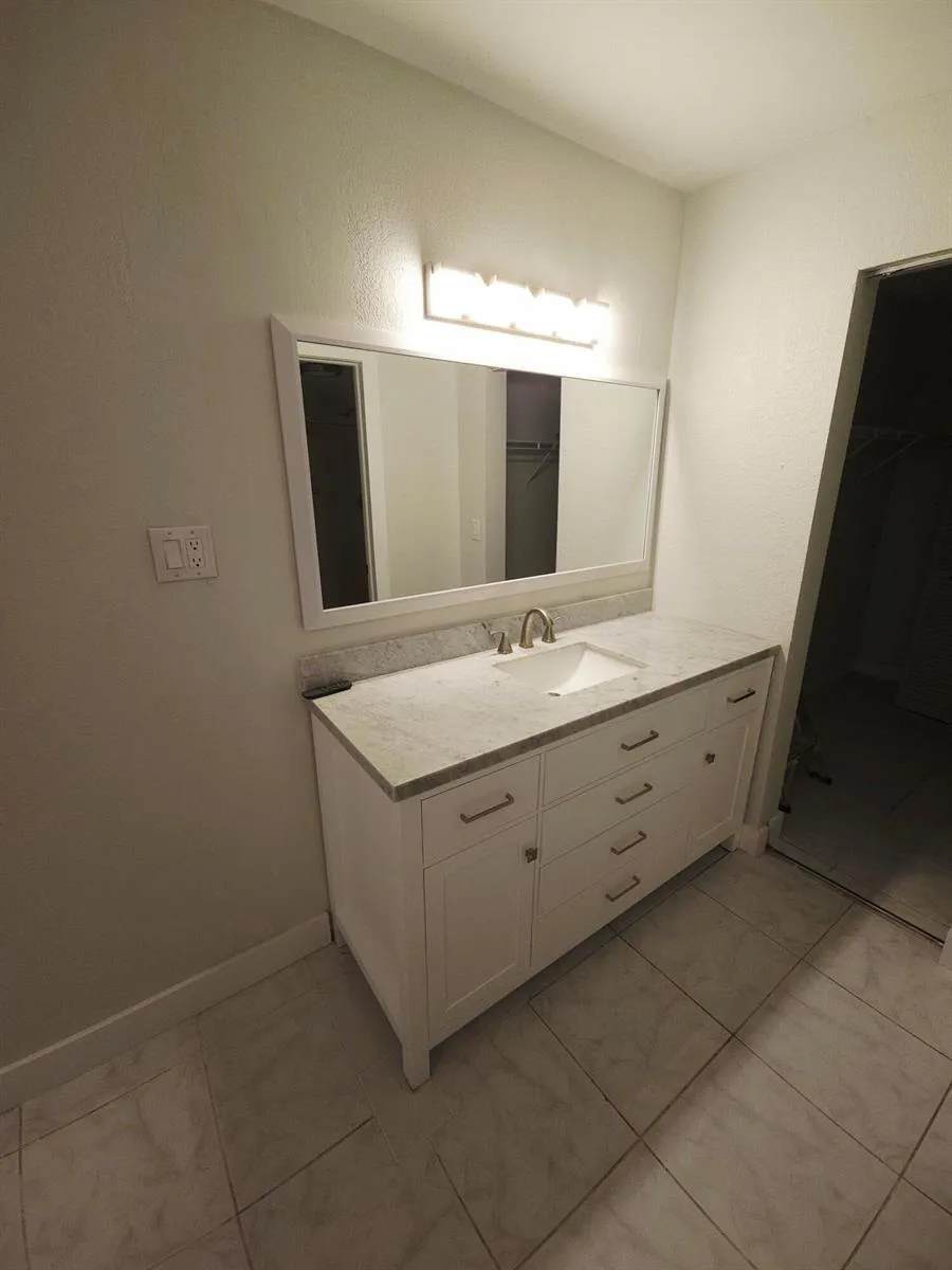 10035 WINDING LAKE ROAD #102 Sunrise, FL 33351