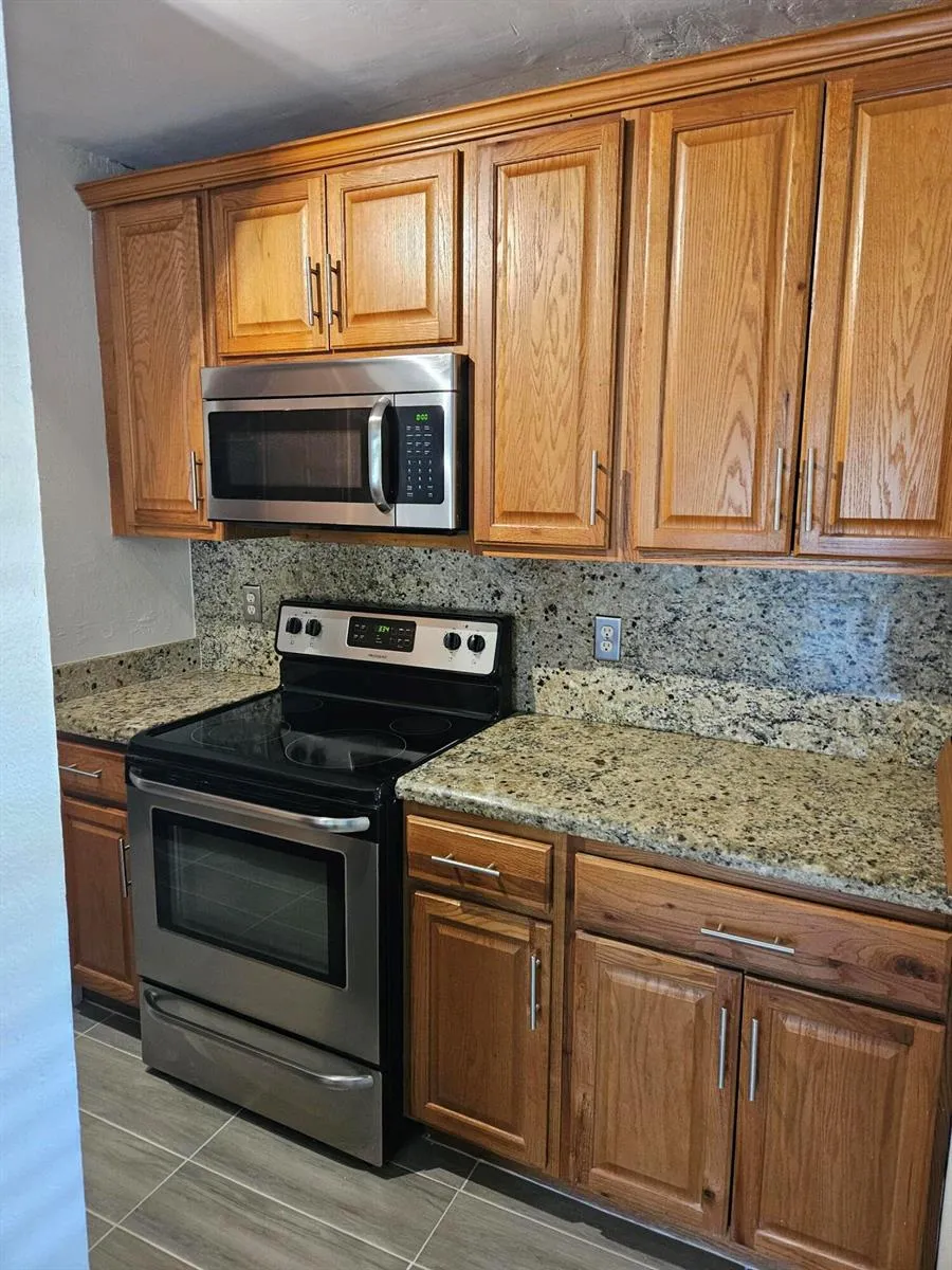 10035 WINDING LAKE ROAD #102 Sunrise, FL 33351