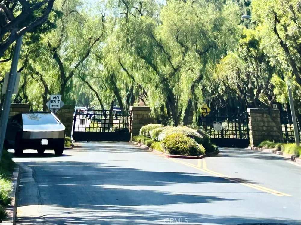 1906 Crescent Oak Irvine, CA 92618
