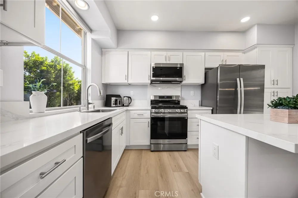 1906 Crescent Oak Irvine, CA 92618