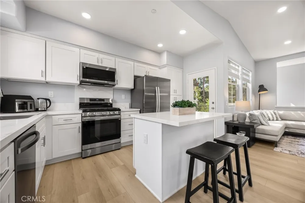 1906 Crescent Oak Irvine, CA 92618