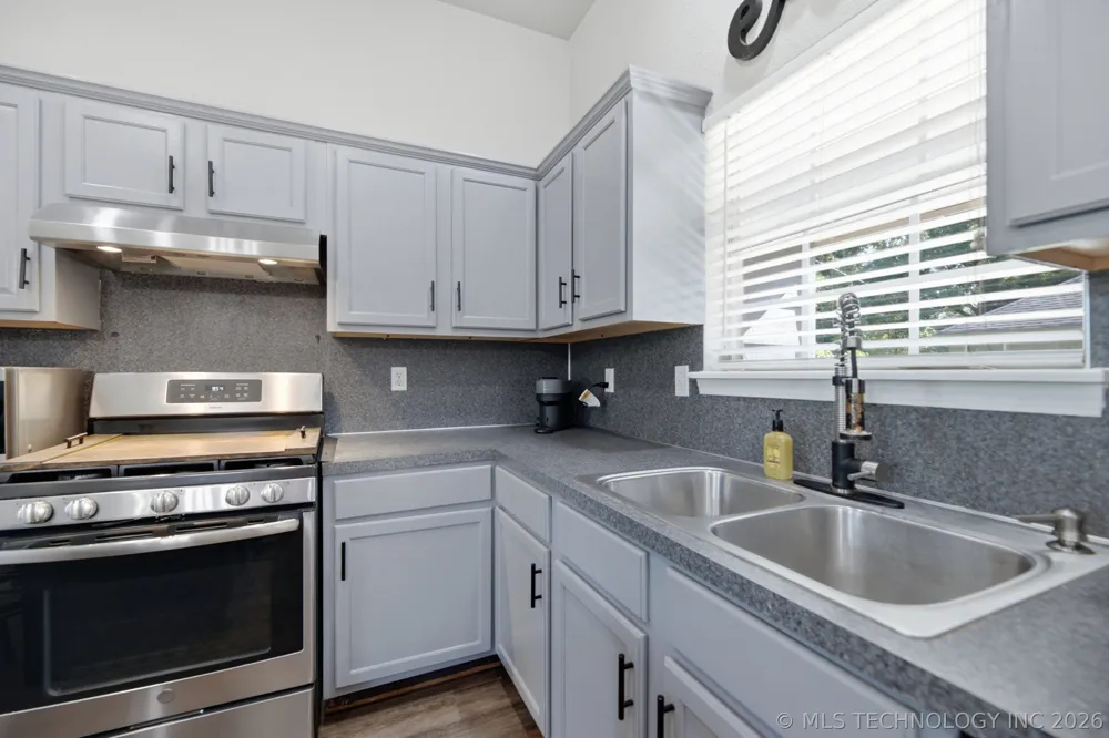 5703 S Quincy Place Tulsa, OK 74105