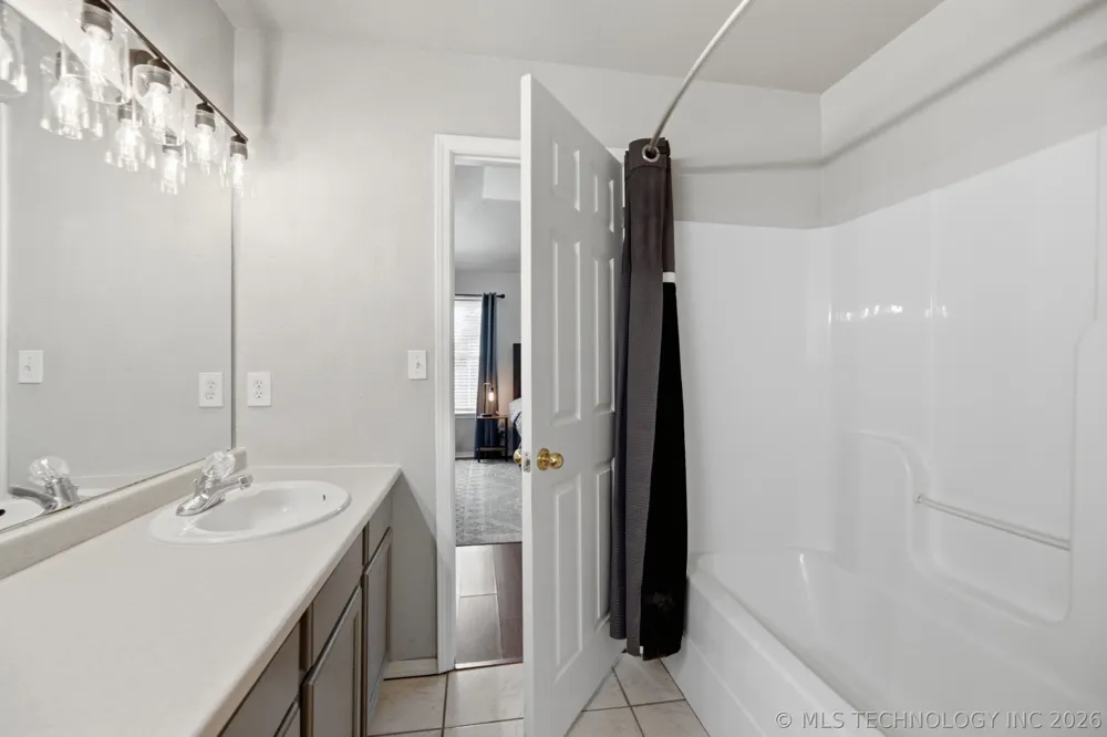 5703 S Quincy Place Tulsa, OK 74105