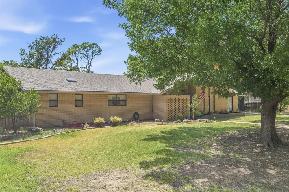 2212 Cloverleaf Place Ardmore, OK 73401