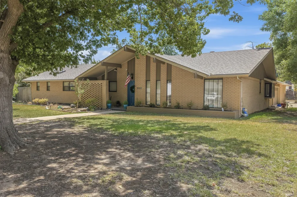 2212 Cloverleaf Place Ardmore, OK 73401