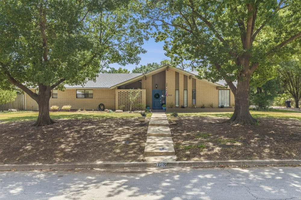 2212 Cloverleaf Place Ardmore, OK 73401