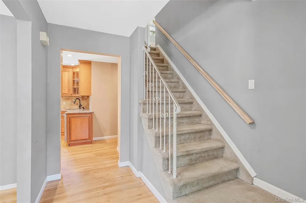 10 Foothill Lane Smithtown, NY 11787