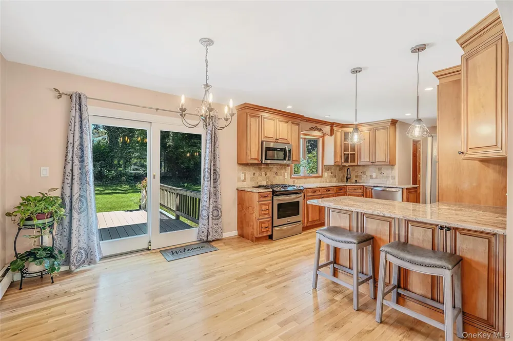10 Foothill Lane Smithtown, NY 11787