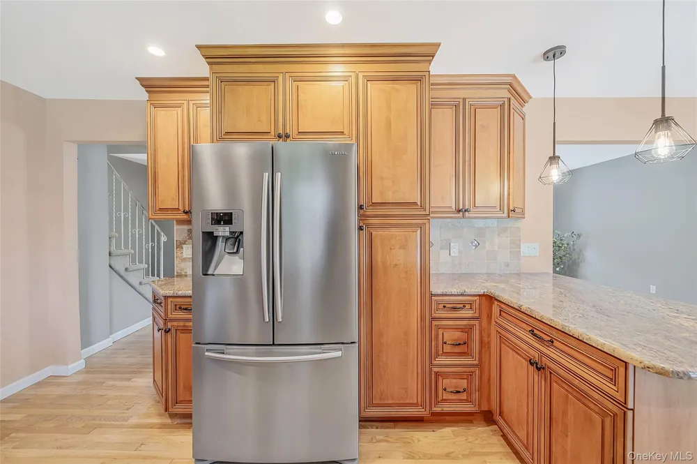 10 Foothill Lane Smithtown, NY 11787