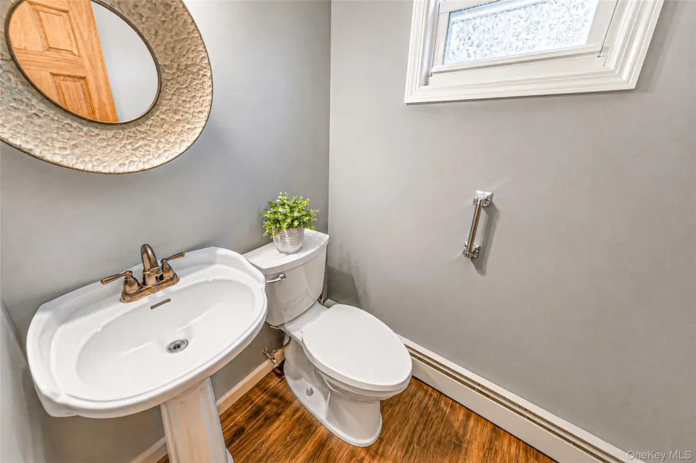 10 Foothill Lane Smithtown, NY 11787
