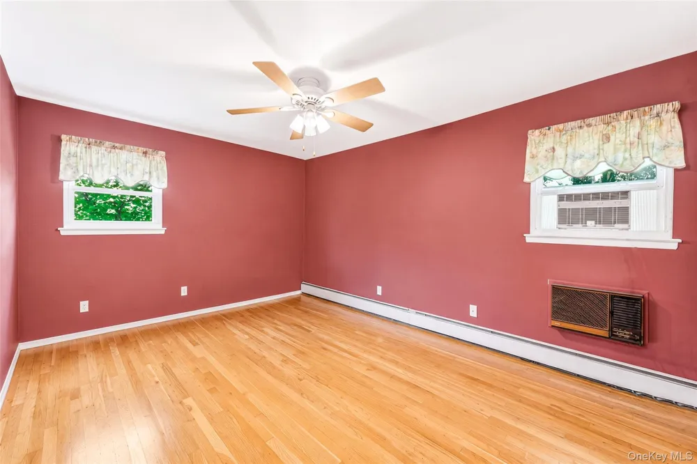 10 Foothill Lane Smithtown, NY 11787