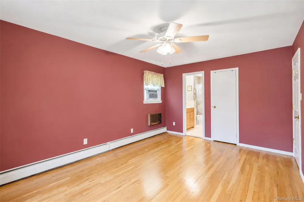 10 Foothill Lane Smithtown, NY 11787