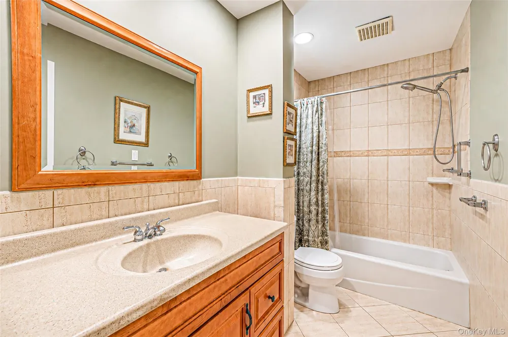 10 Foothill Lane Smithtown, NY 11787