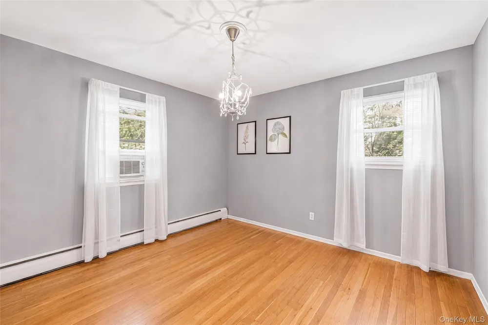 10 Foothill Lane Smithtown, NY 11787
