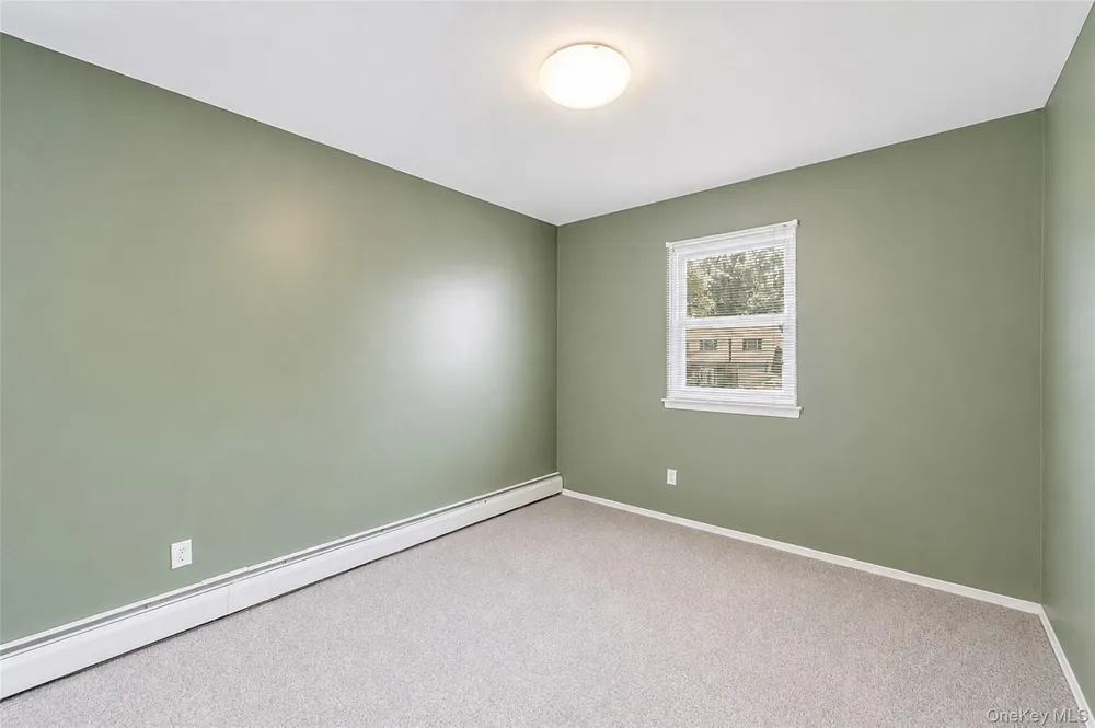 10 Foothill Lane Smithtown, NY 11787