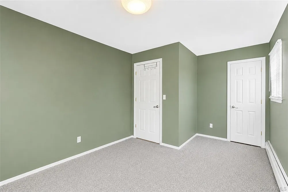 10 Foothill Lane Smithtown, NY 11787