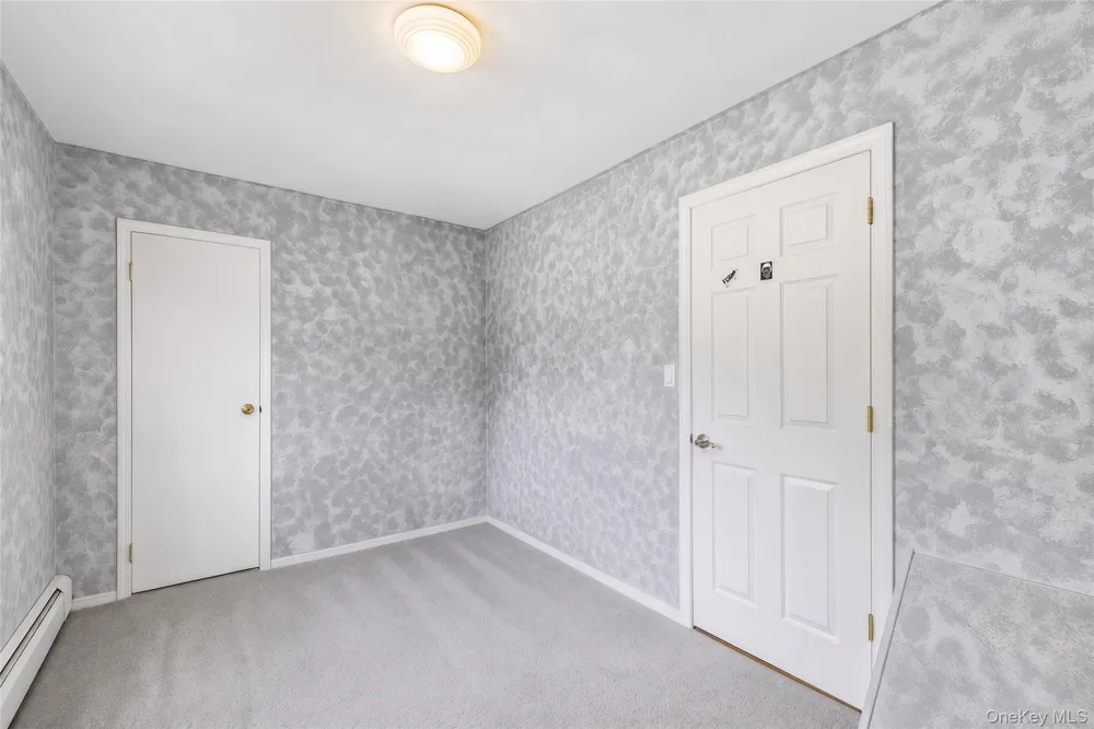 10 Foothill Lane Smithtown, NY 11787