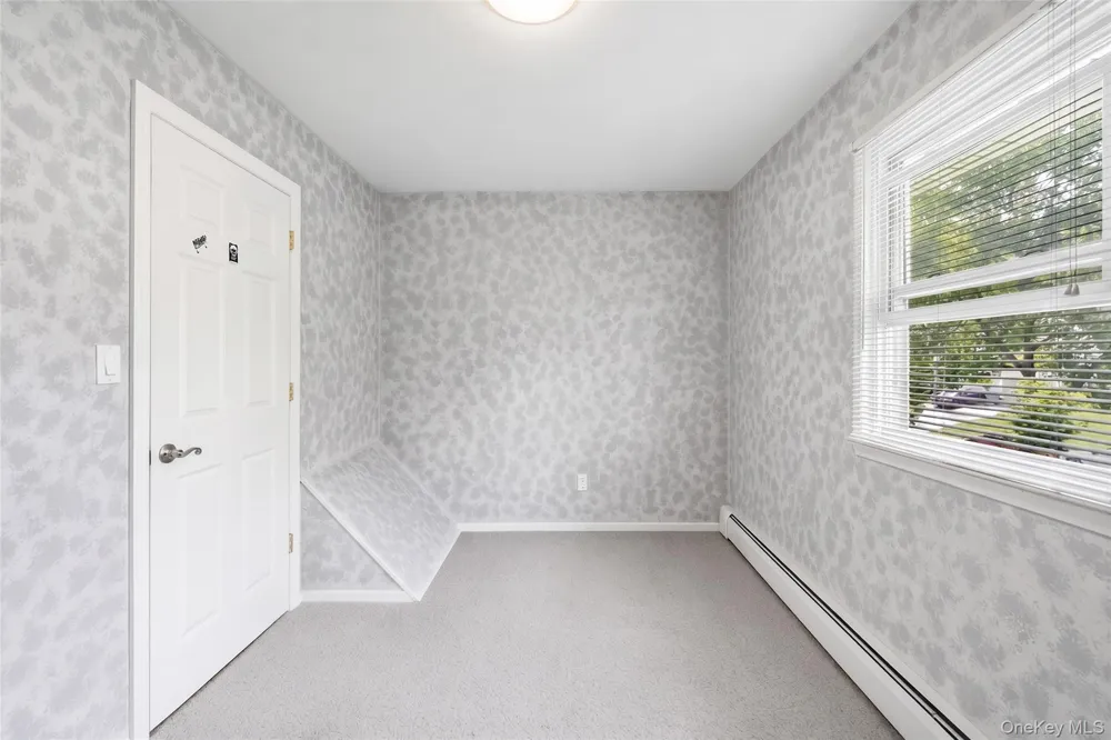 10 Foothill Lane Smithtown, NY 11787