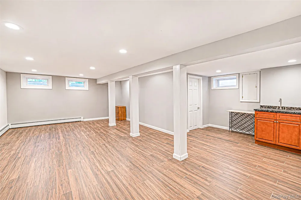 10 Foothill Lane Smithtown, NY 11787