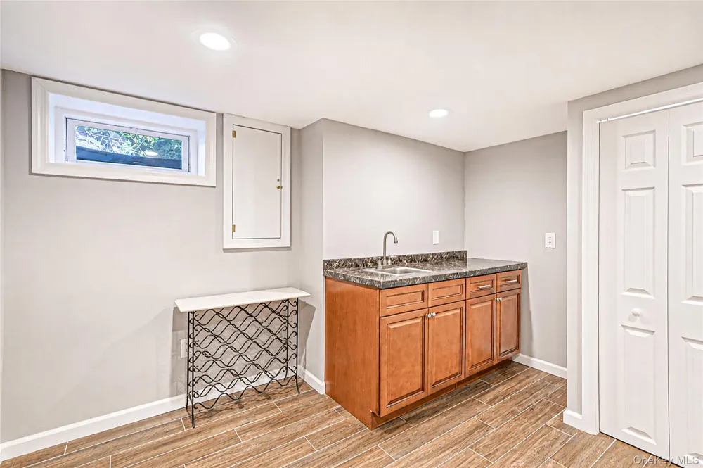 10 Foothill Lane Smithtown, NY 11787