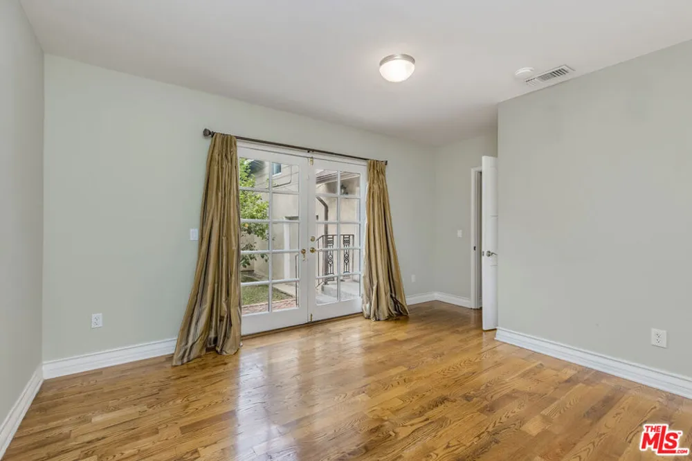 2932 S Beverly Drive Los Angeles, CA 90034
