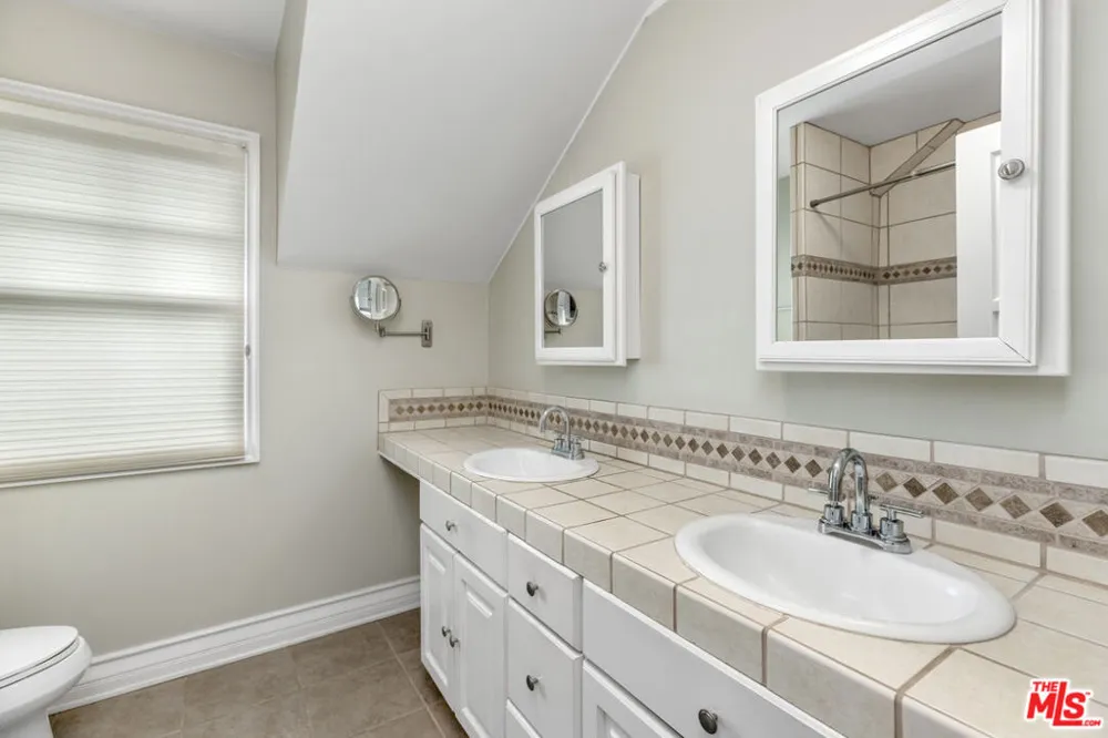 2932 S Beverly Drive Los Angeles, CA 90034