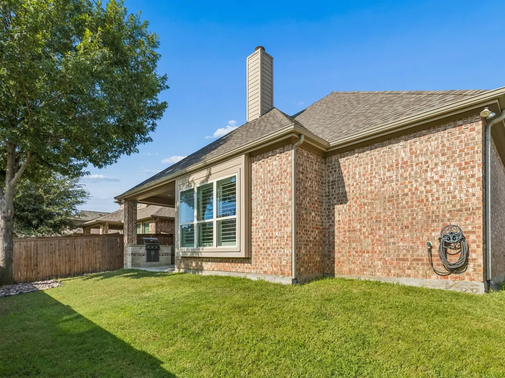 8917 James Drive Lantana, TX 76226