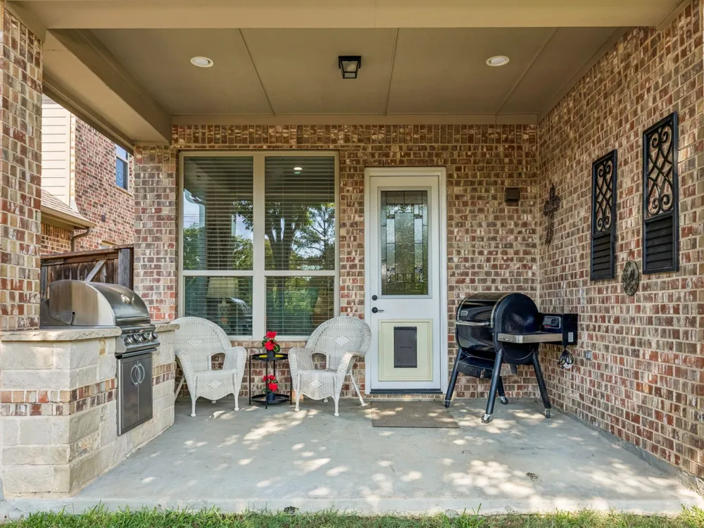 8917 James Drive Lantana, TX 76226