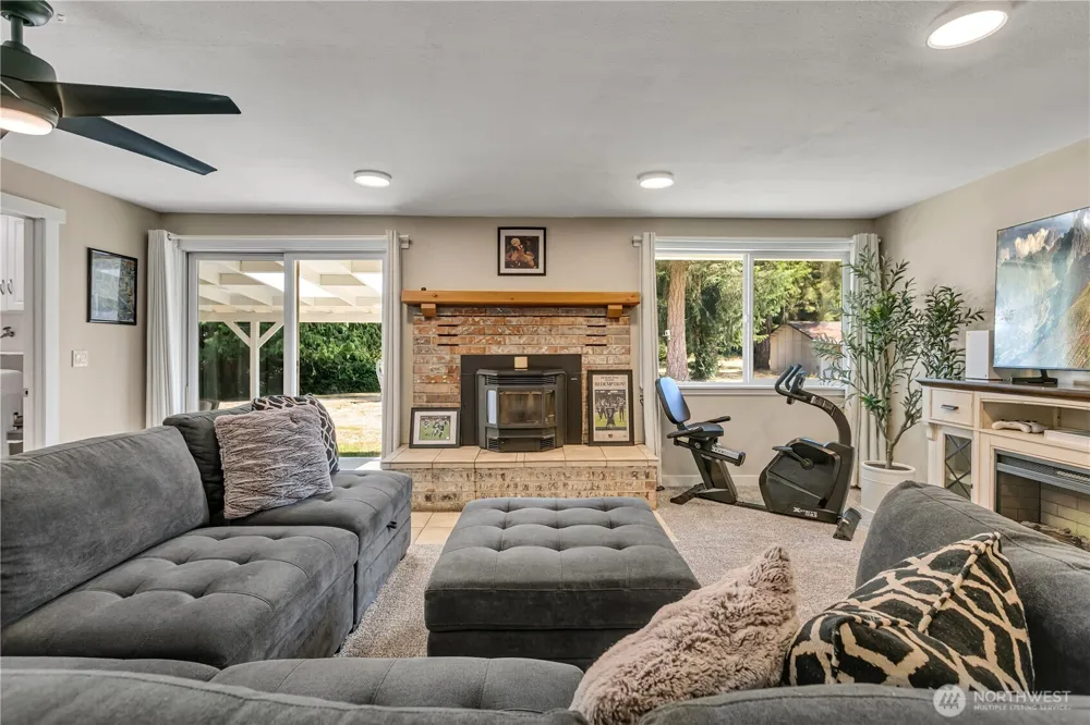 22710 253rd Avenue SE Maple Valley, WA 98038