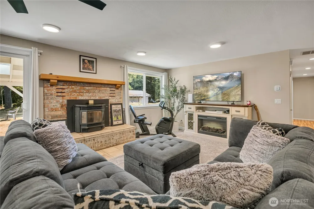 22710 253rd Avenue SE Maple Valley, WA 98038