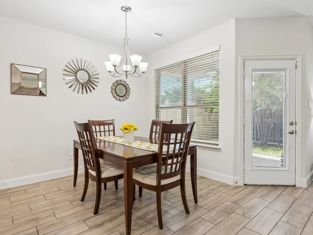 985 E Villas Court Lewisville, TX 75067