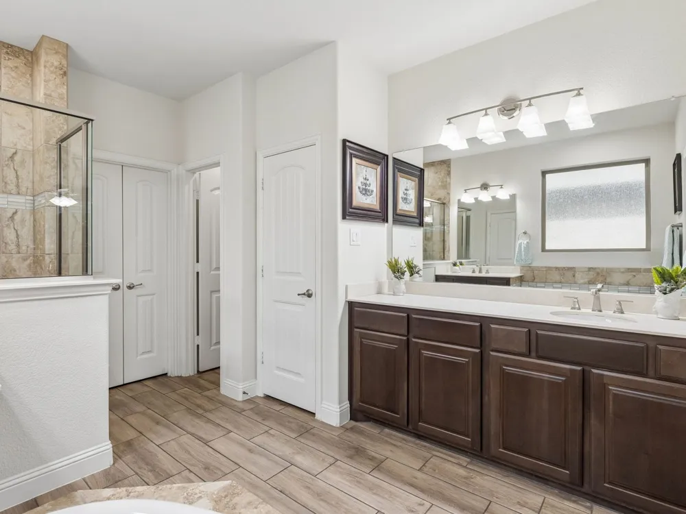 985 E Villas Court Lewisville, TX 75067