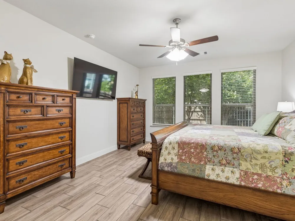 985 E Villas Court Lewisville, TX 75067