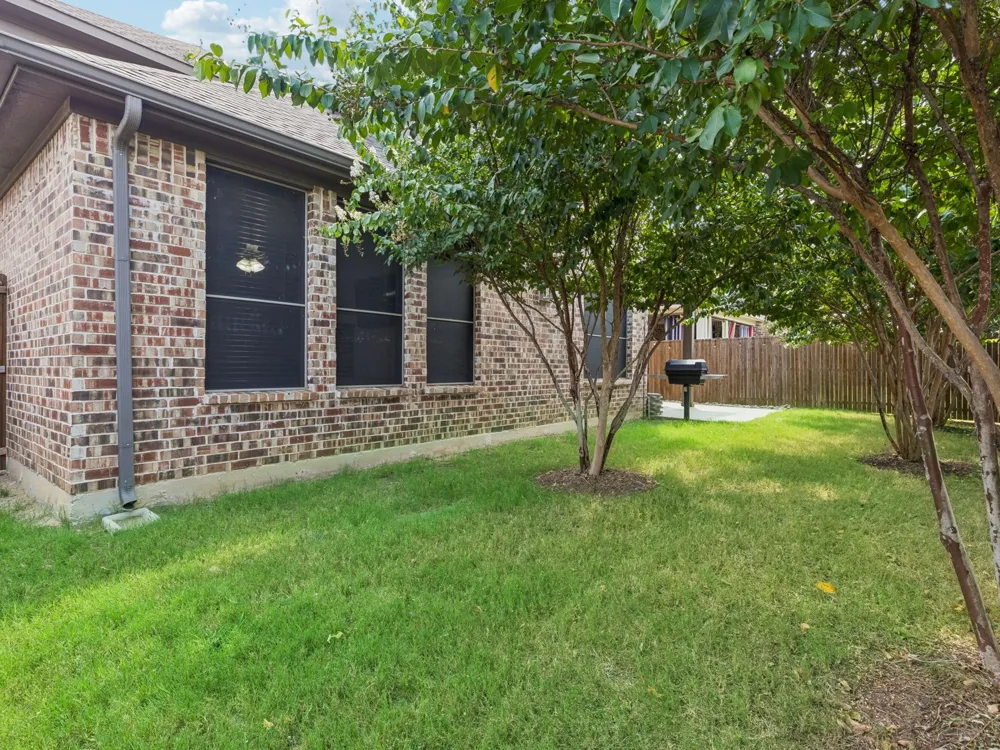 985 E Villas Court Lewisville, TX 75067