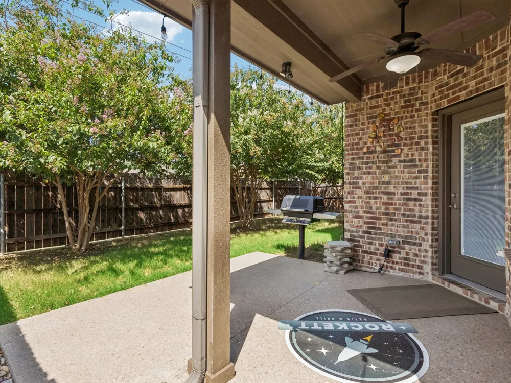 985 E Villas Court Lewisville, TX 75067