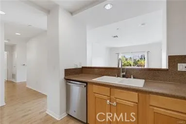9610 Zelzah #203 Los Angeles, CA 91325