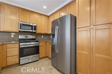 9610 Zelzah #203 Los Angeles, CA 91325
