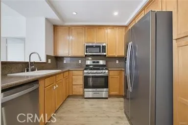 9610 Zelzah #203 Los Angeles, CA 91325