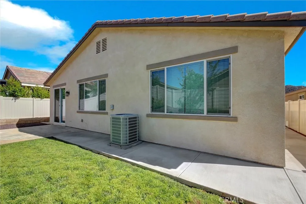 3978 Scarlet Oak Court San Bernardino, CA 92407