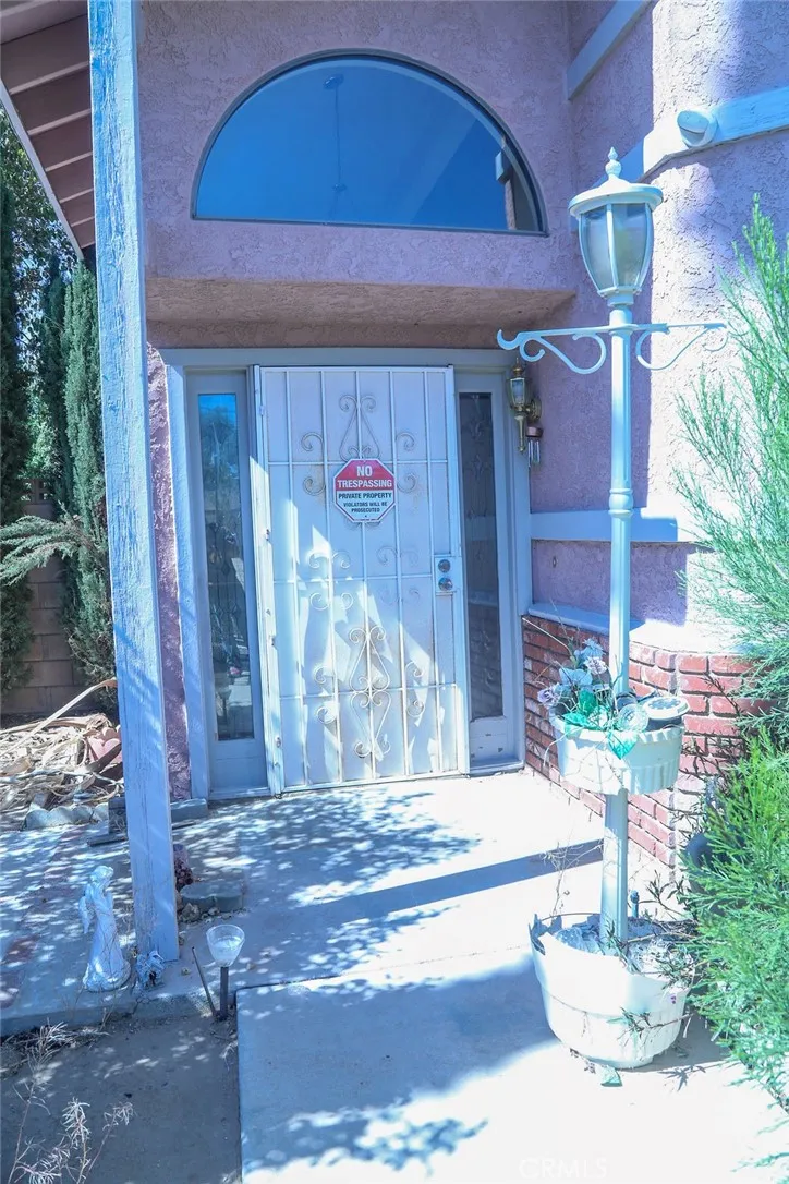 4545 W Avenue L10 Lancaster, CA 93536
