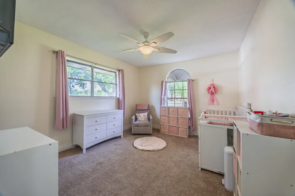 502 Red Bud Ln Baytown, TX 77520