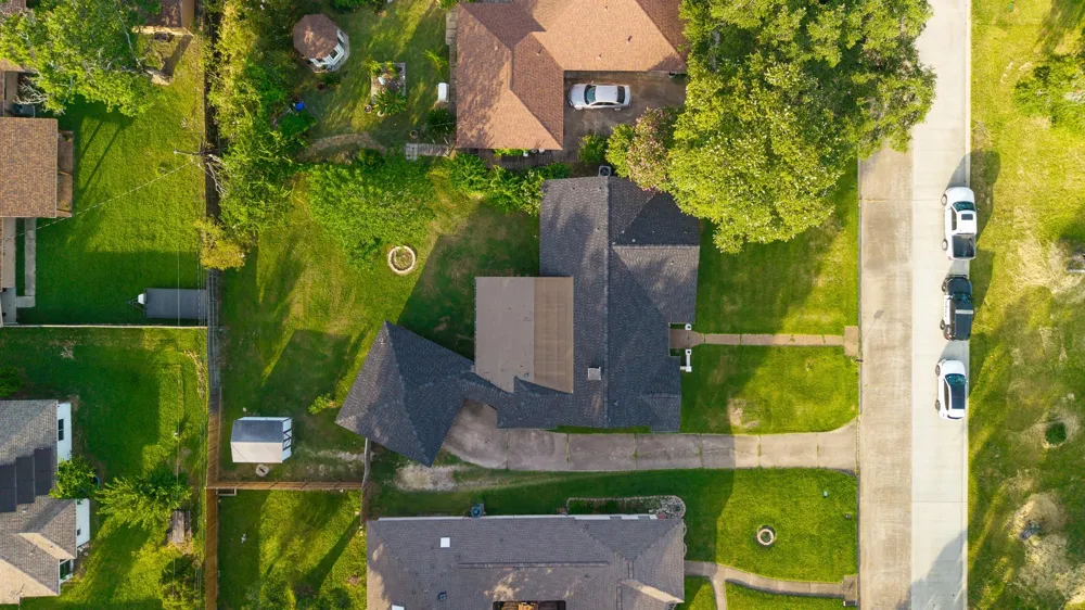 502 Red Bud Ln Baytown, TX 77520