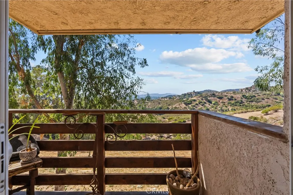 23834 Box Canyon Rd West Hills, CA 91304