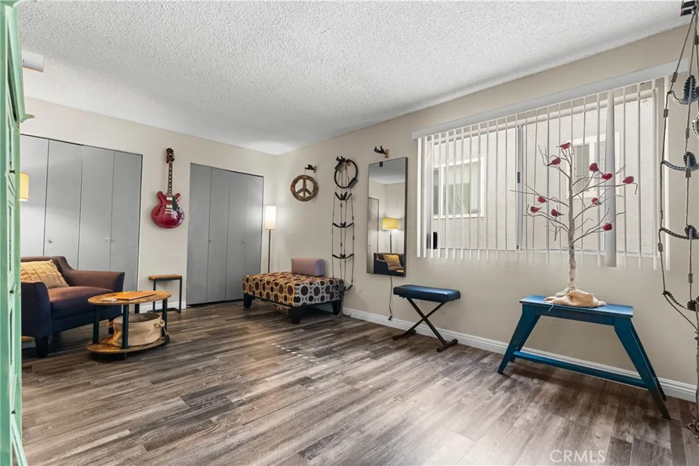 23834 Box Canyon Rd West Hills, CA 91304